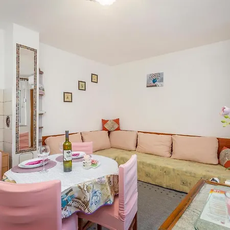 Apartment Beautiful In With 1 Bedrooms And Wifi *