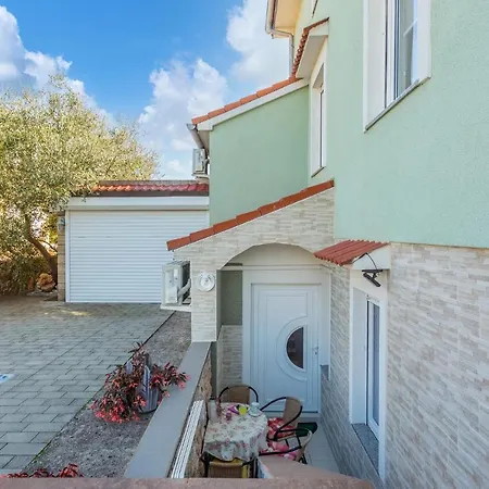 Apartment Beautiful In With 1 Bedrooms And Wifi