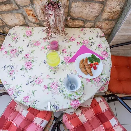 Apartment Beautiful In With 1 Bedrooms And Wifi Silo (Krk)