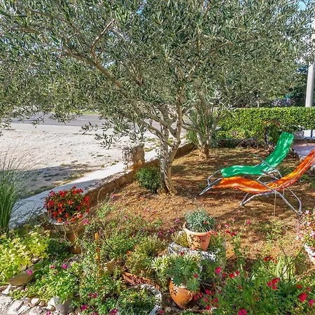 Beautiful In With 1 Bedrooms And Wifi Apartment